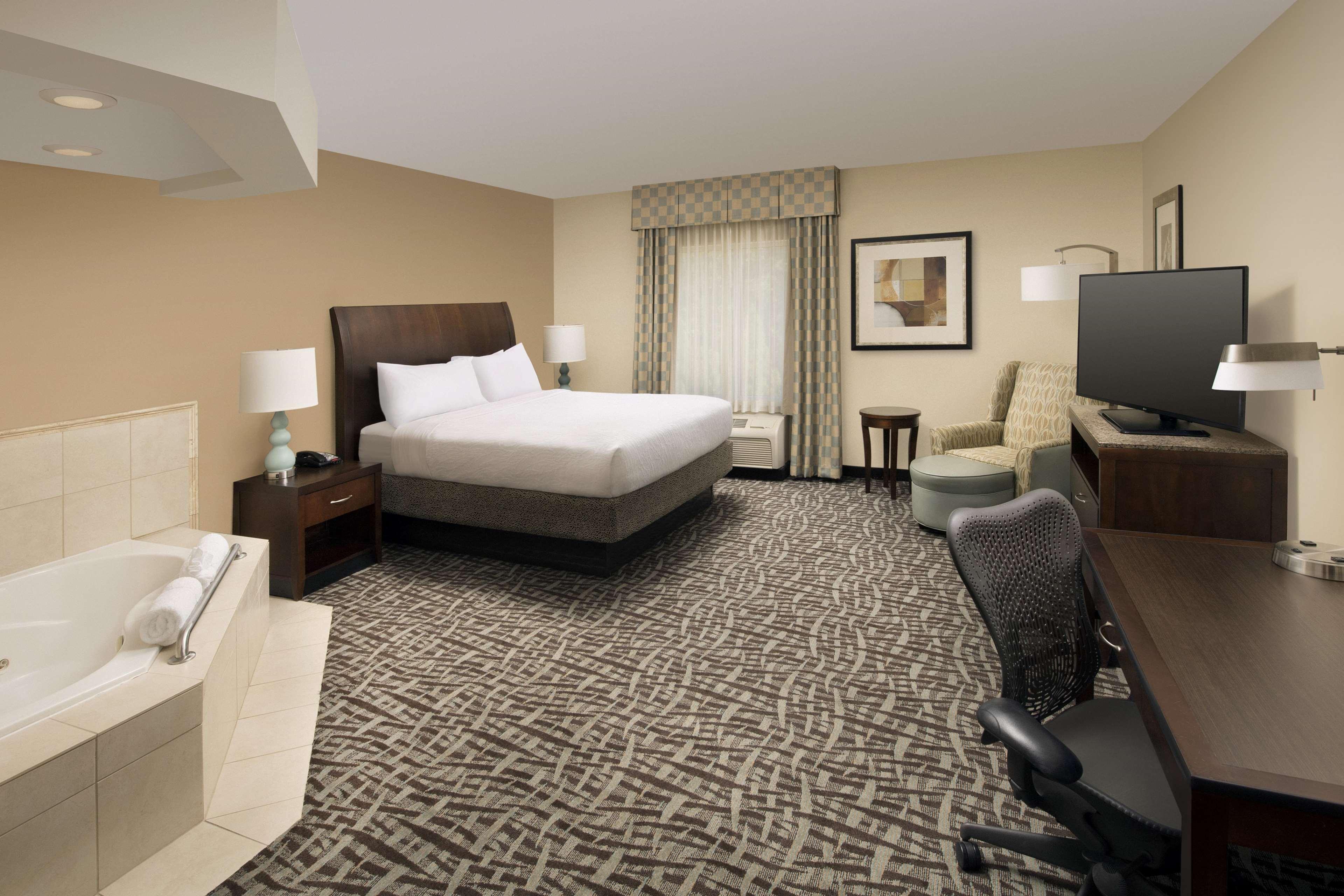 Hilton Garden Inn Huntsville South/Redstone Arsenal מראה חיצוני תמונה