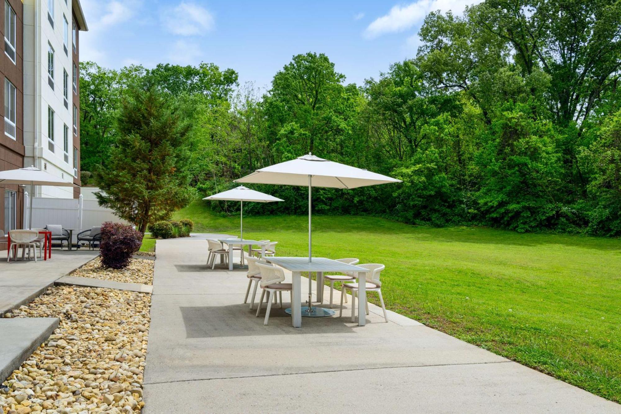 Hilton Garden Inn Huntsville South/Redstone Arsenal מראה חיצוני תמונה